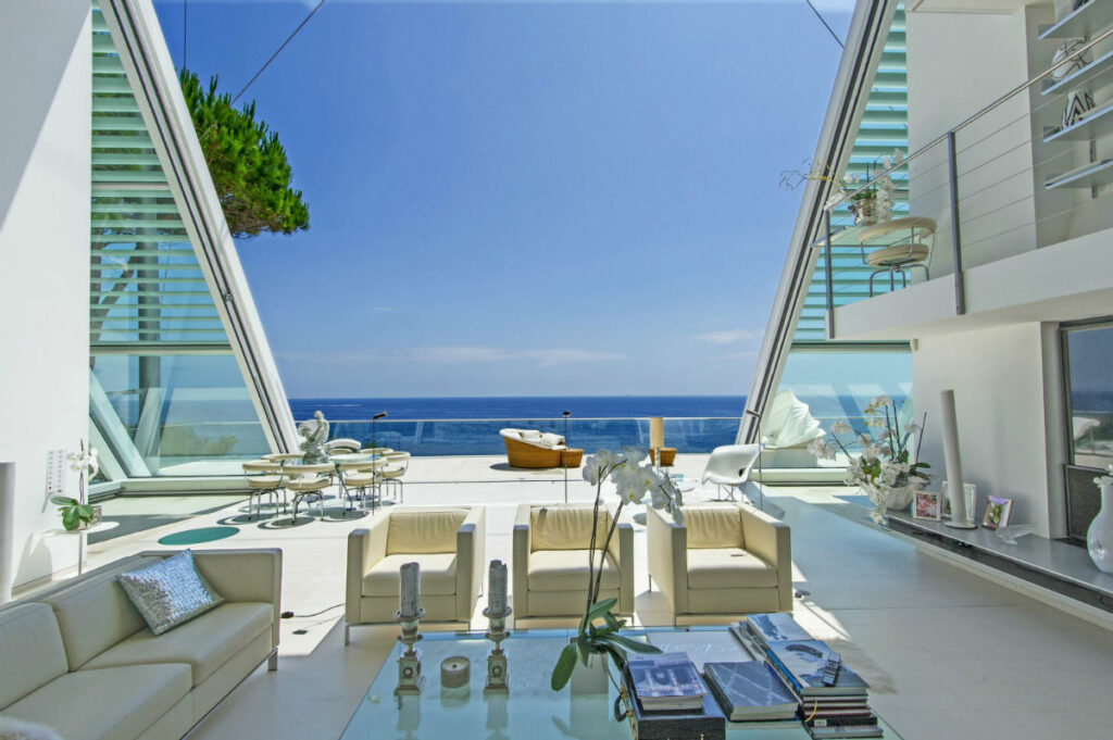 Property in Beaulieu Sur mer opt for a real estate agency