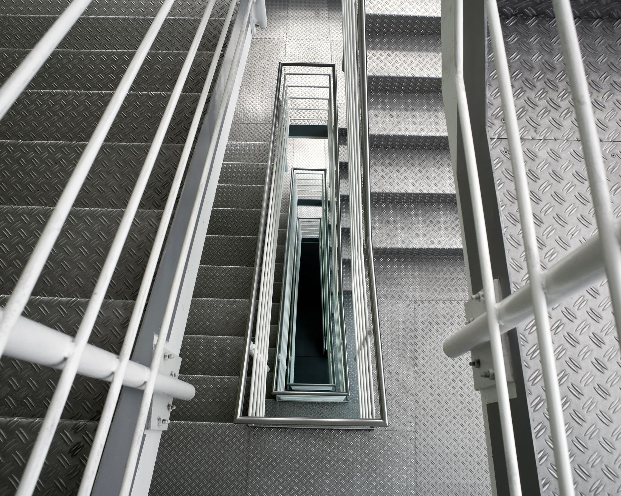 Opt for an aluminium staircase !