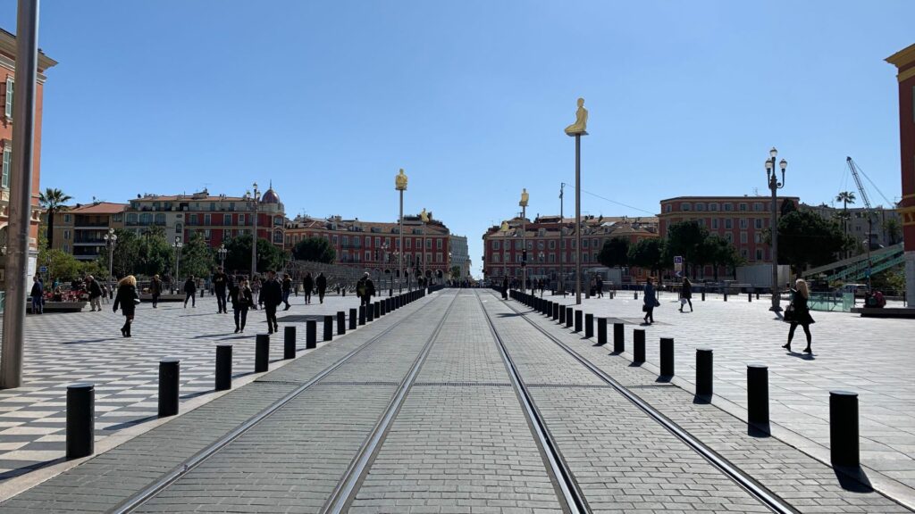 La place Massena à Nice